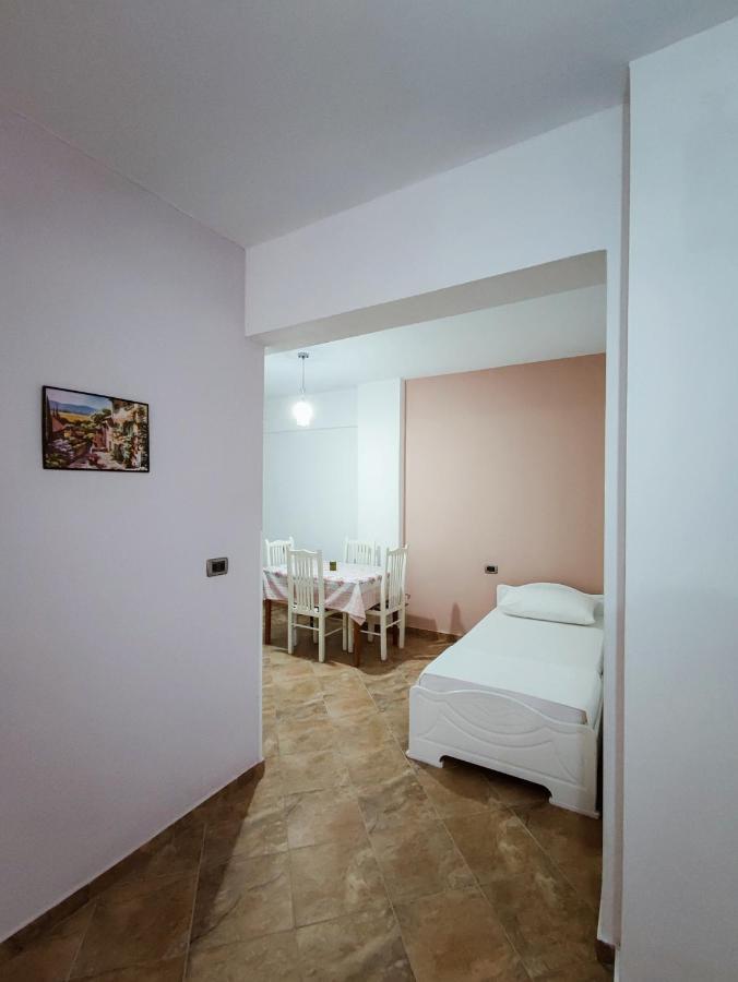 El Rio Apartments Саранда Экстерьер фото