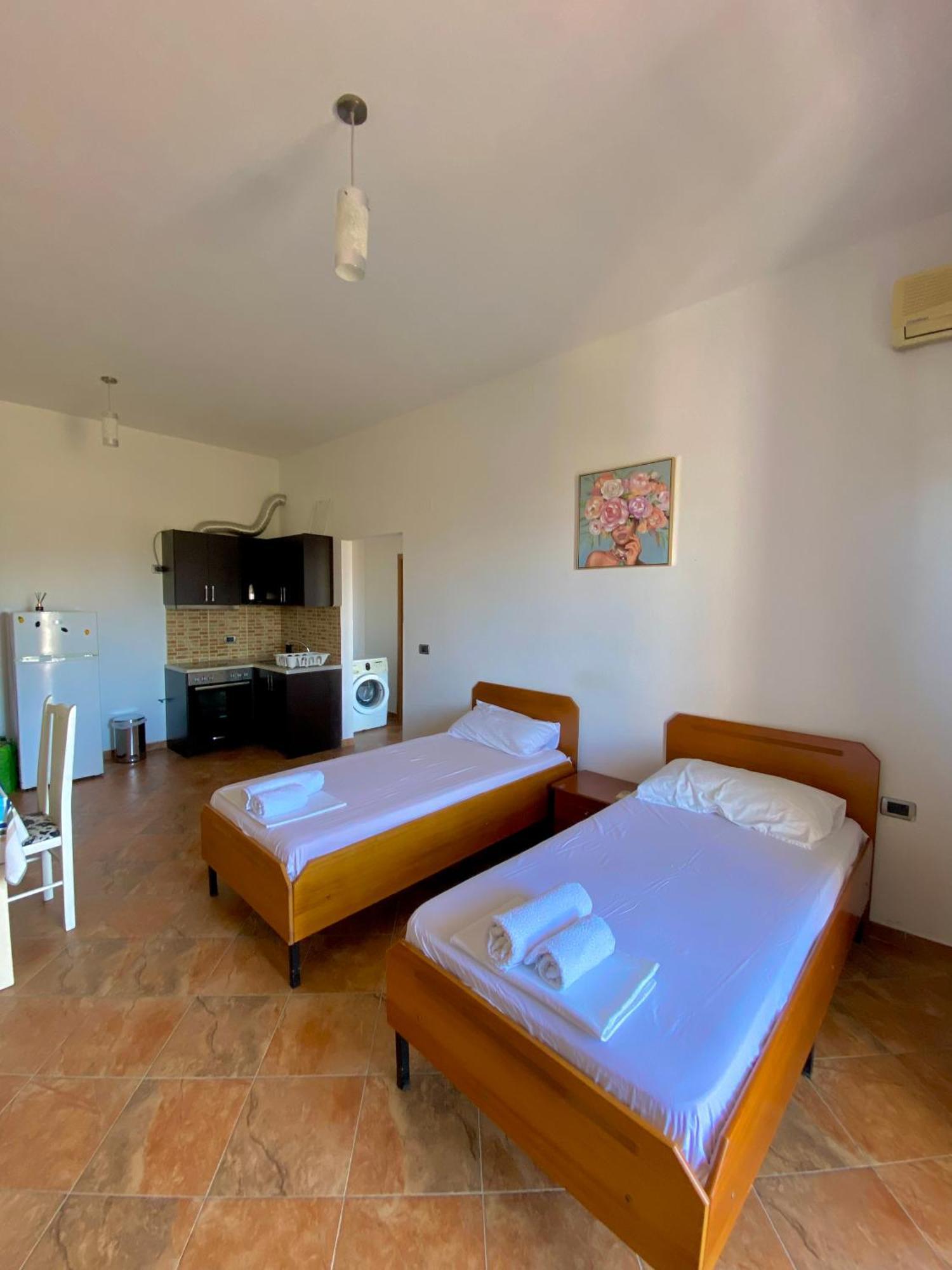 El Rio Apartments Саранда Экстерьер фото