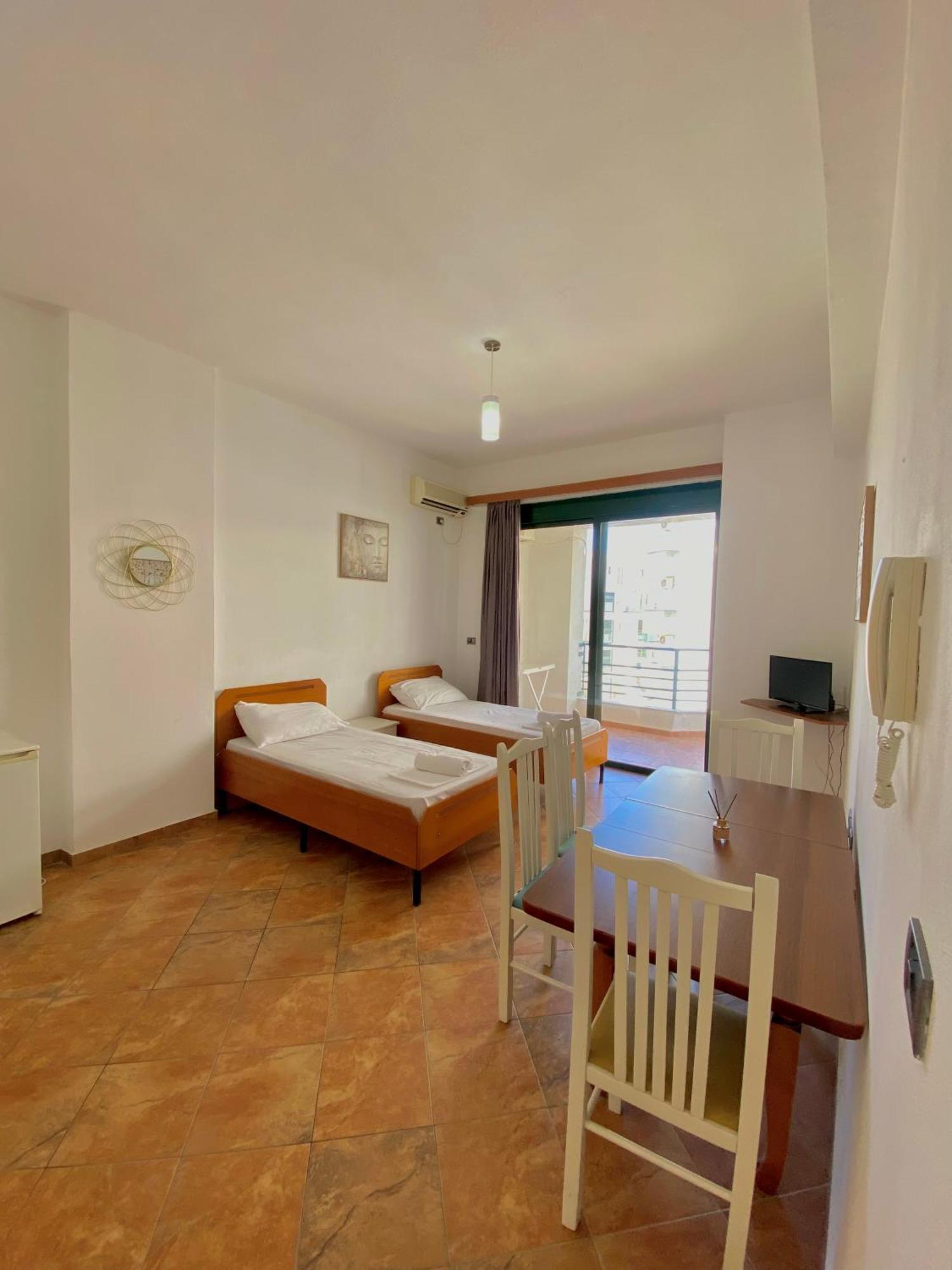 El Rio Apartments Саранда Экстерьер фото