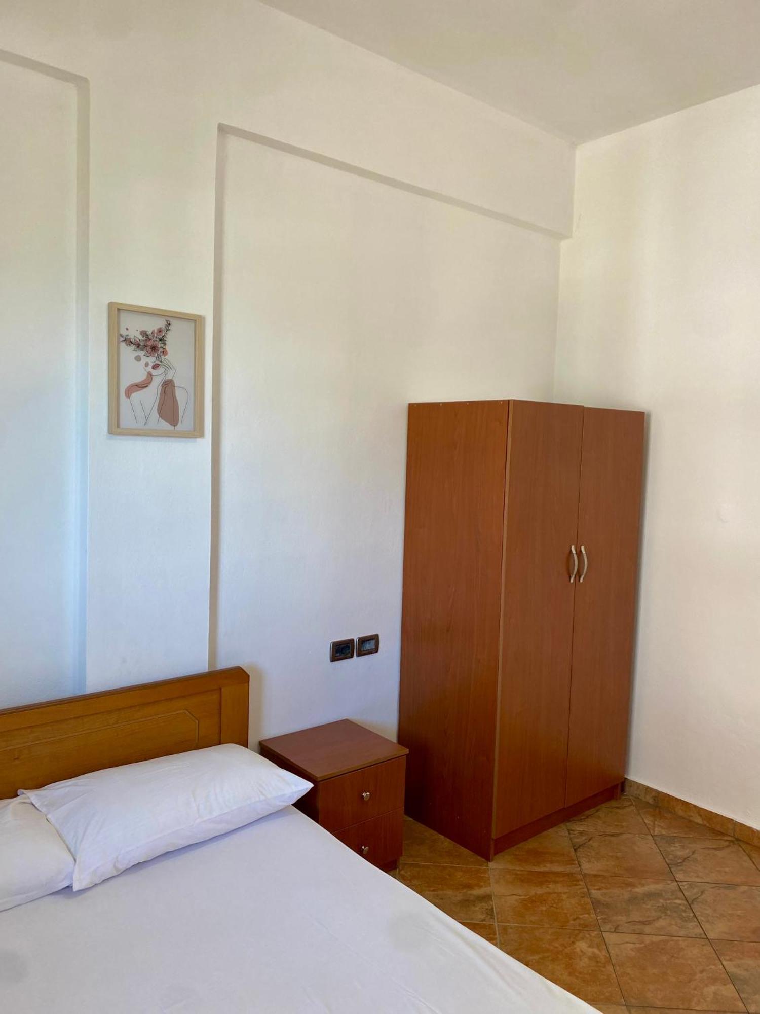 El Rio Apartments Саранда Экстерьер фото
