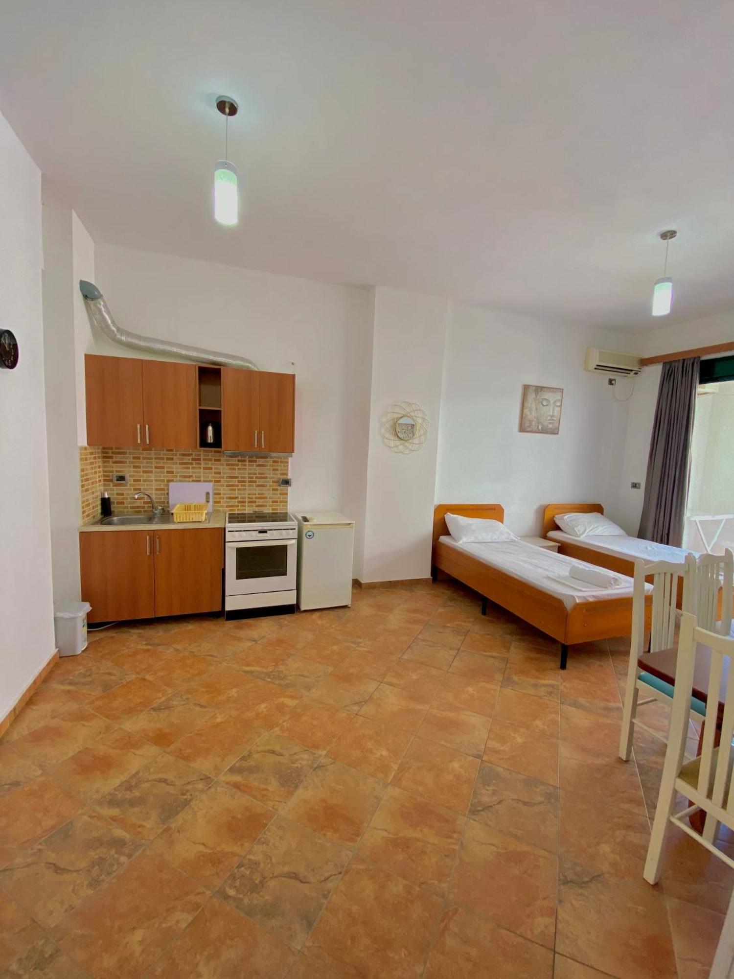 El Rio Apartments Саранда Экстерьер фото